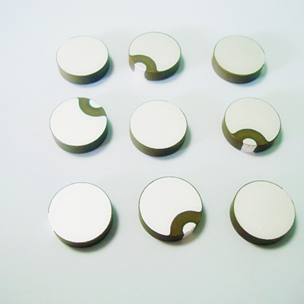 La force de l'effet piézoélectrique