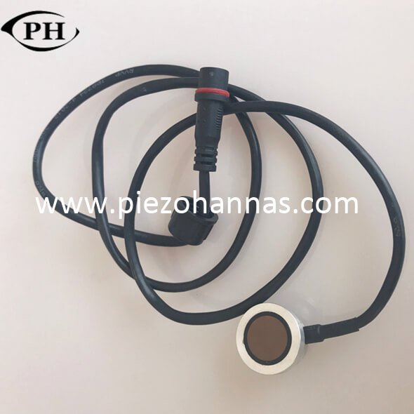 Capteur de niveau de carburant à ultrasons facile à installer pour la surveillance du réservoir de carburant des camions