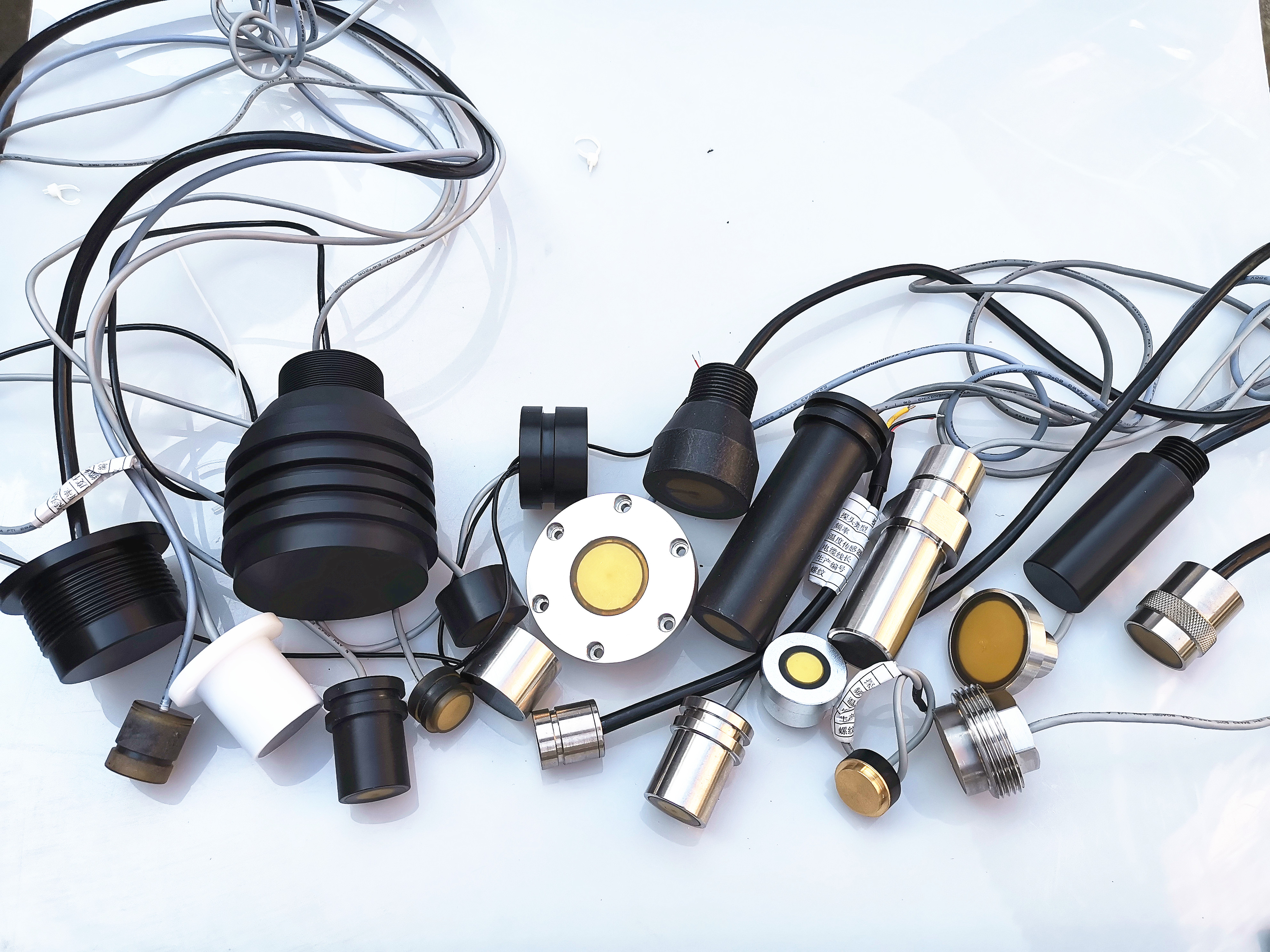 Ultrasons du transducteur pi&eacute;zo&eacute;lectrique personnalis&eacute; 200 kHz pour le d&eacute;bitm&egrave;tre de gaz &agrave; ultrasons