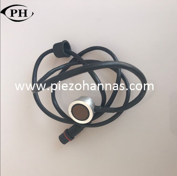 Capteur de niveau de carburant à ultrasons facile à installer pour la surveillance du réservoir de carburant des camions