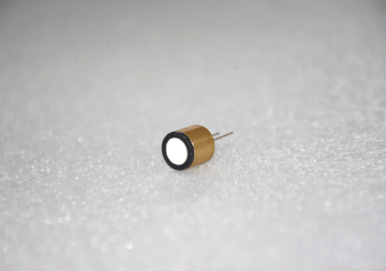 Transducteur d'air &agrave; ultrasons &agrave; 300 kHz pour la mesure de la proximit&eacute;