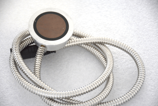 Capteur de niveau de carburant &agrave; ultrasons &agrave; 500 kHz