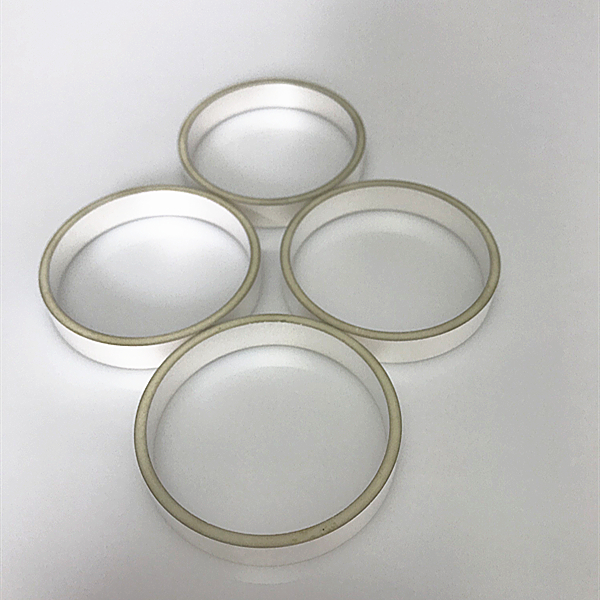 Tubes pi&eacute;zores lin&eacute;aires personnalis&eacute;s pour les mesures acoustiques