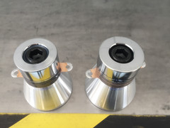 transducteur pour le nettoyage &agrave; ultrasons