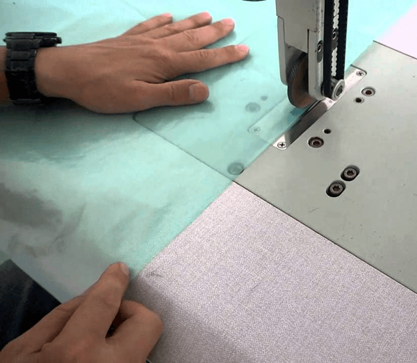 Anneau piézoélectrique pour le collage par ultrasons dans le textile Couper et sceller